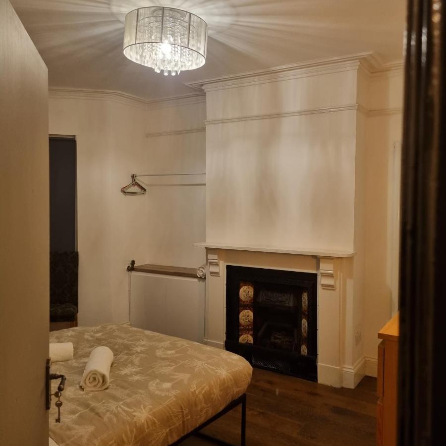 41 Crawley Road Apartment Лутън Екстериор снимка